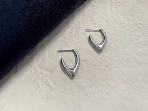 Boomerang hoops